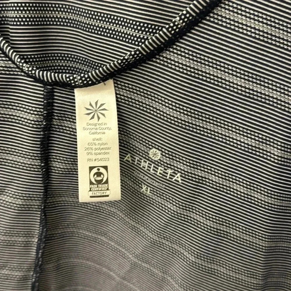 Athleta Max Out Tank‎ Top XL Navy Blue White Striped Activewear V-Neck Side Slit - Picture 6 of 6